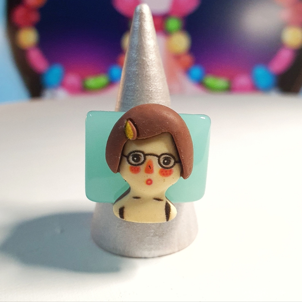 Retro Aqua Lady Resin Ring Size 7